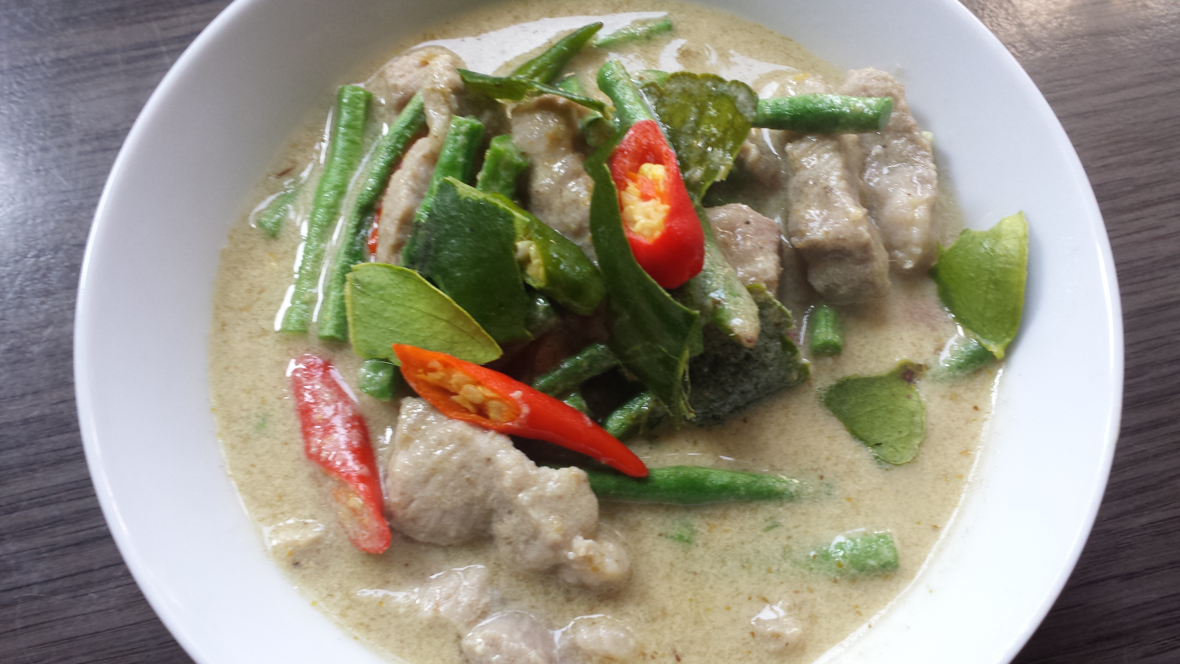 Khaeng Kieuw Wan Kai – groene curry met kip